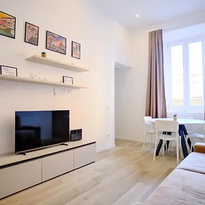 Cavour - Boutique In Apartamento