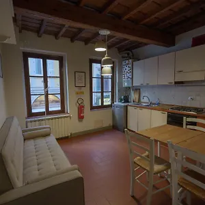 Traditional Florentine 1br Close To Piazza Santa Croce Apartamento